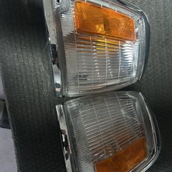 1992 toyota pickup signal lights pair