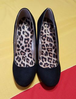 Size 7 1/2 NEW 4inch wedge heel