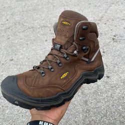 Keen boots Size 13