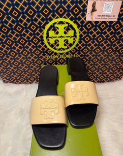 Tory Burch size 7.5