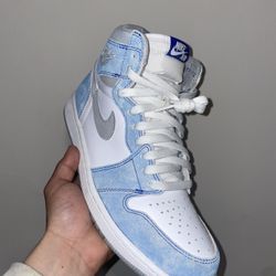 Jordan 1 Hyper Royals 