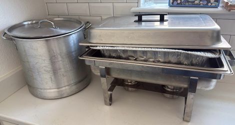 Large pot and chafing dish set