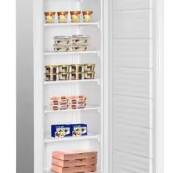Magic Chef, 5.8 cu. ft. Upright Freezer