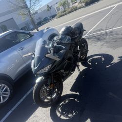 Kawasaki 650 Abs 2025