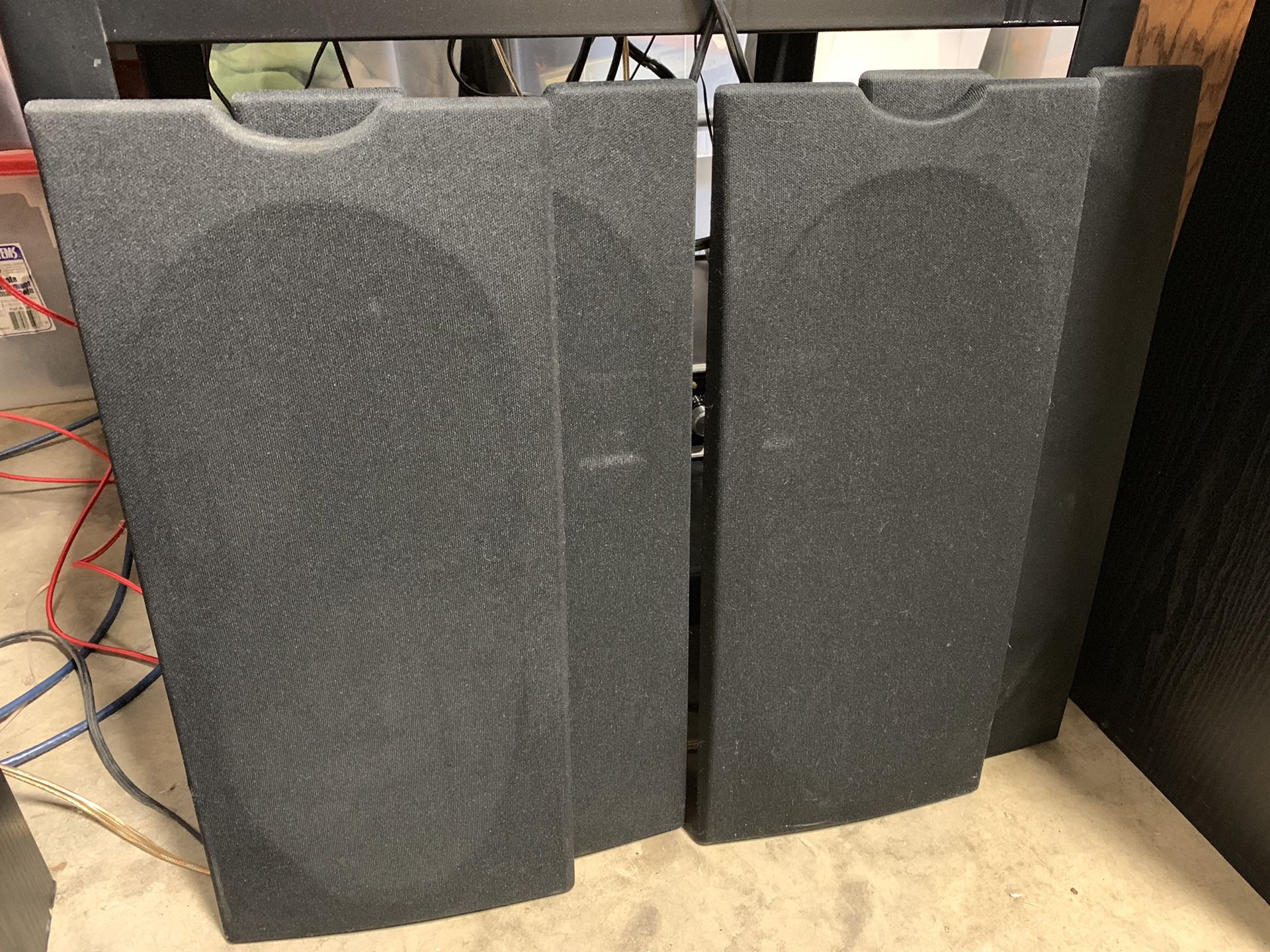Huge Polk Audio RT2000P Powered Tower Stereo Speakers for Sale in