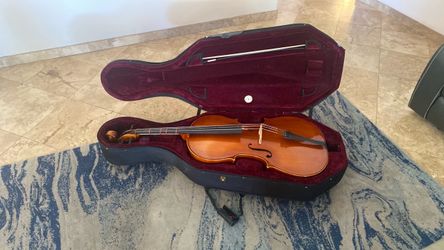 4/4 Eastman VC90 Cello in good condition