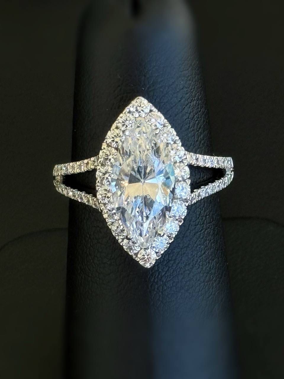 18k solid white gold 2CT Marquise CZ stone 0.84CTW Diamond ring size 6