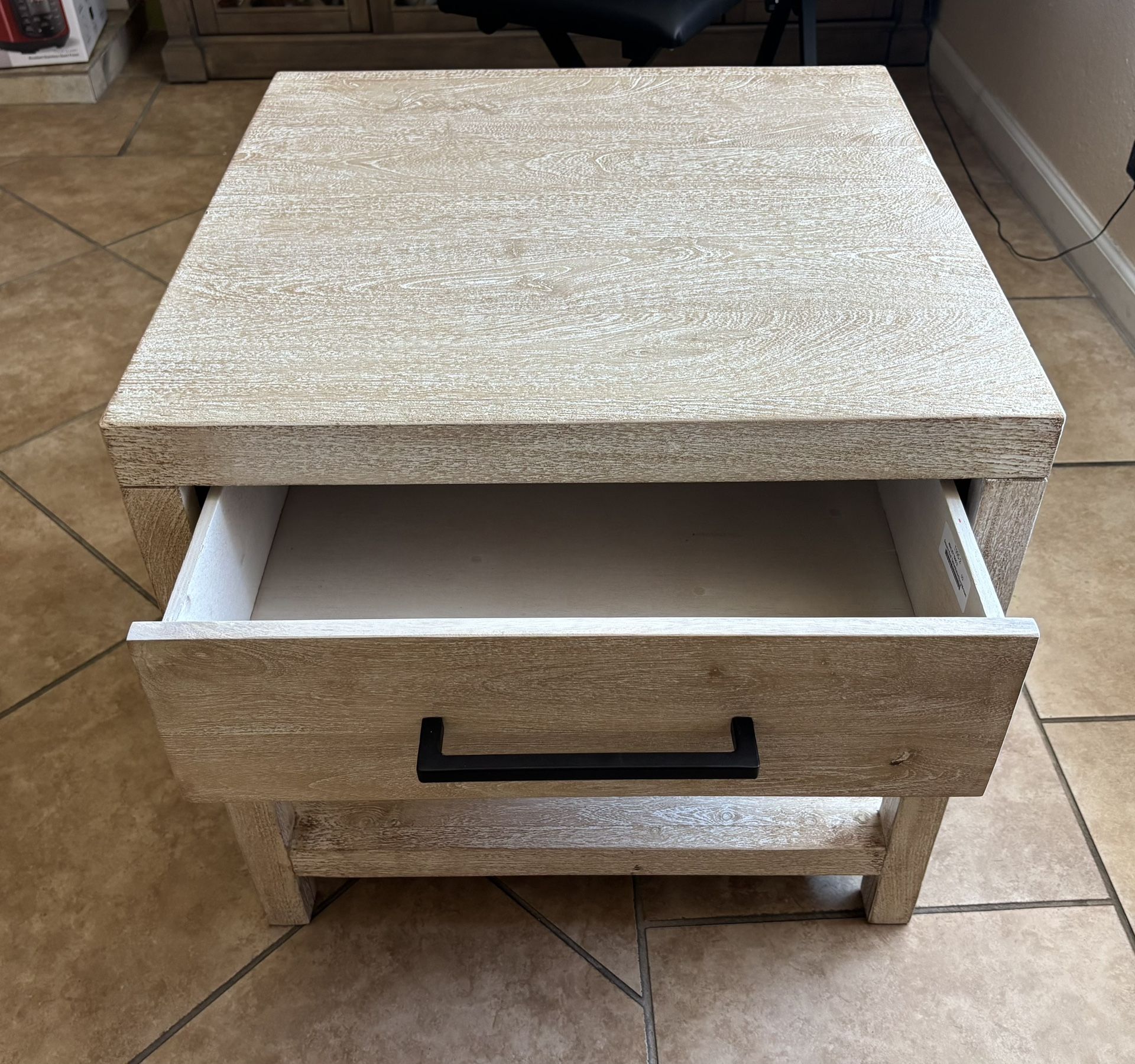 Living/Family Room Coffee Table Side Table