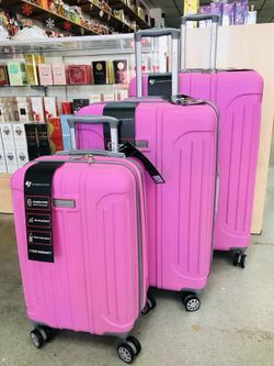 Hard case 3 pice luggage set includes large size 30"x20"x12, medium size 26"x18"x11 and carry on size 20"x14"10. Has 8 spinner wheels for 360 degrees