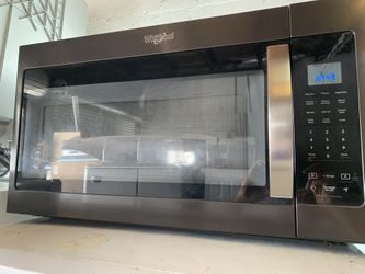 Whirlpool Microwave Over The Stove Black Stainless Excellent Condition. Warranty. 2522 Market St Ft Myers 33901