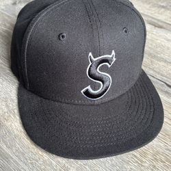 Supreme S Logo FW22 Black Size 7 1/4