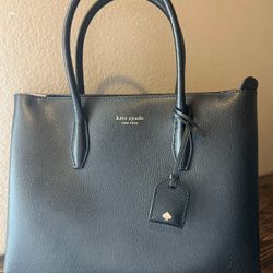 New Authentic Kate Spade ♠️ Medium Size Purse 