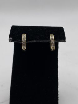 14k Huggy Earrings 