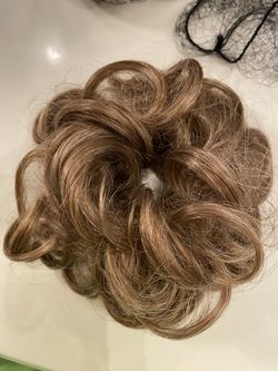 Curly BrownFaux Hair Bun Scrunchie/Extension (NEW w/ net- I have 2 of these. This is price each. Thumbnail