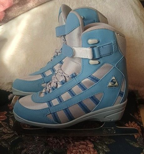 Ice Skates Light Blue Softec Brand Size 4. 8 2/3 Stamped On Bottom