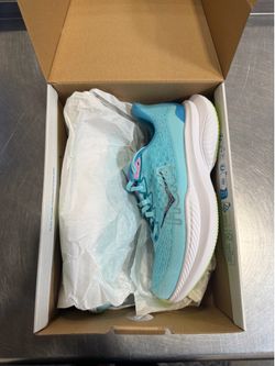 HOKA Women’s Mach 6 Blue/White Size 9 Brand New In Box