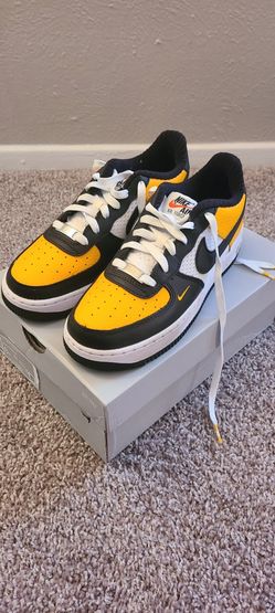 Boys / Girls Size 6 Nike Airforce Shoes
