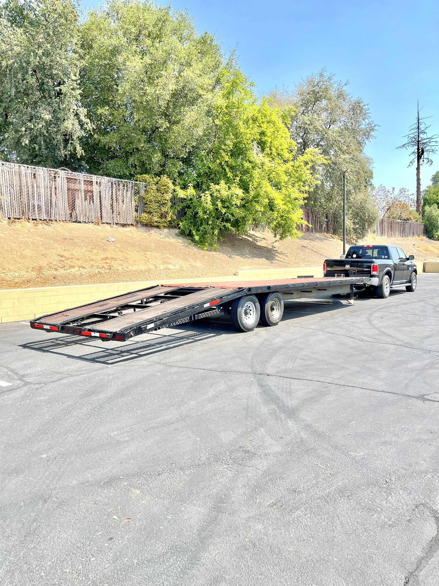32’ Flat Bed Utility Trailer Car Hauler Heavy Equipment 