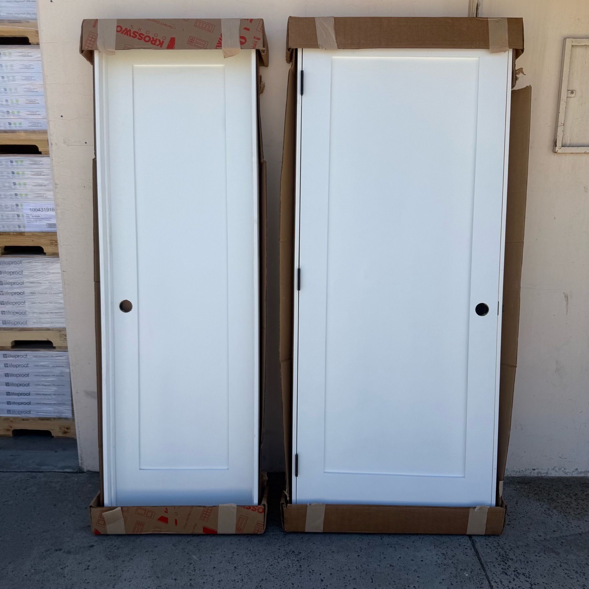 New Krosswood Shaker 1-Panel Primed Solid Hybrid Core MDF Single Prehung Interior Doors