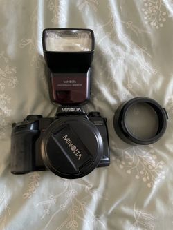 📷 Minolta Maxxum 600si Film Camera Bundle + Flash + Lens + Case