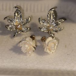 Two pair of vintage earrings twist on clasp, porcelain and with real pearls 10 karat gold