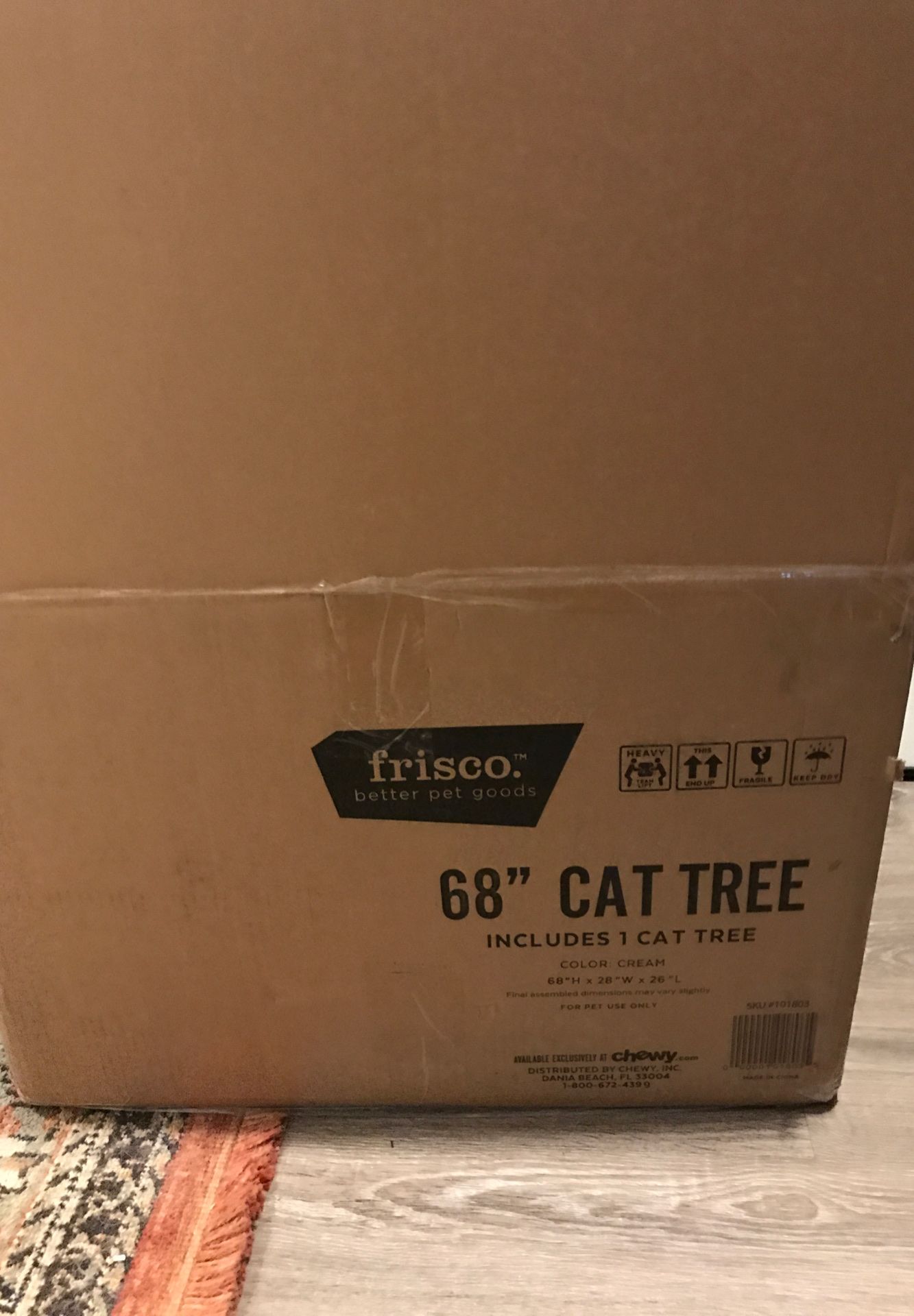 Cat tree 40$ new in box