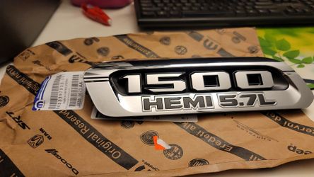 2019 TO 2020 DODGE RAM HOOD LEFT EMBLEM 1500 HEMI 5.7L OEM NEW