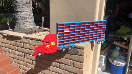 Cars Mack Truck Die-Cast Storage Display hot wheels