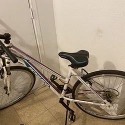 Schwinn 700c Shimano Bicycle 