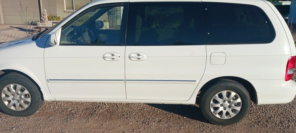 2005 Kia Sedona