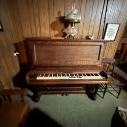 Antique Piano