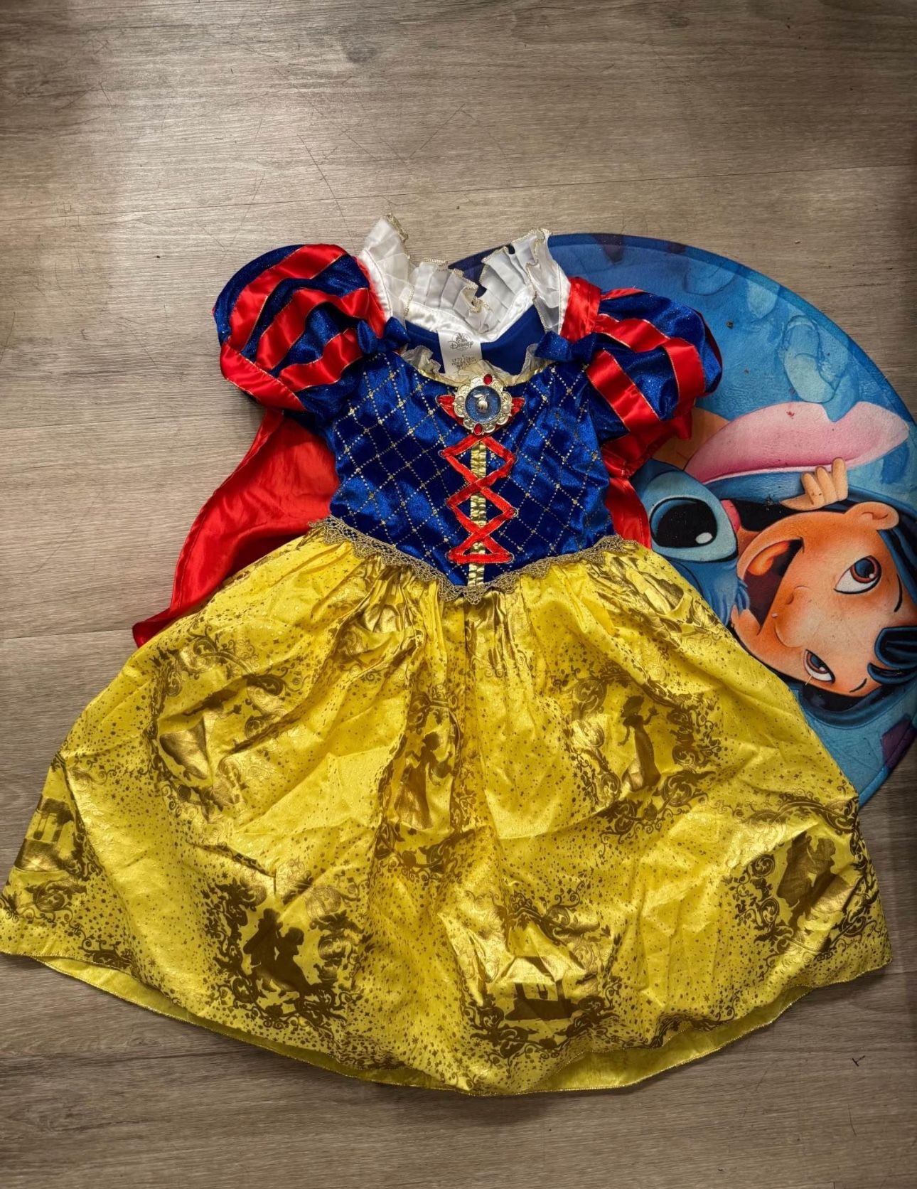 Disney Snow-white dress / size :4 for girls/ Like New My Daughter Used It 1 Time For A School Event/ Thick & Good Material/ Beautiful Dress/