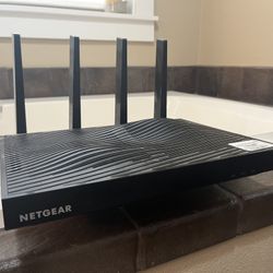 NETGEAR AC5300 Nighthawk X8 Tri-Band WiFi Router (R8500-100NAS) 