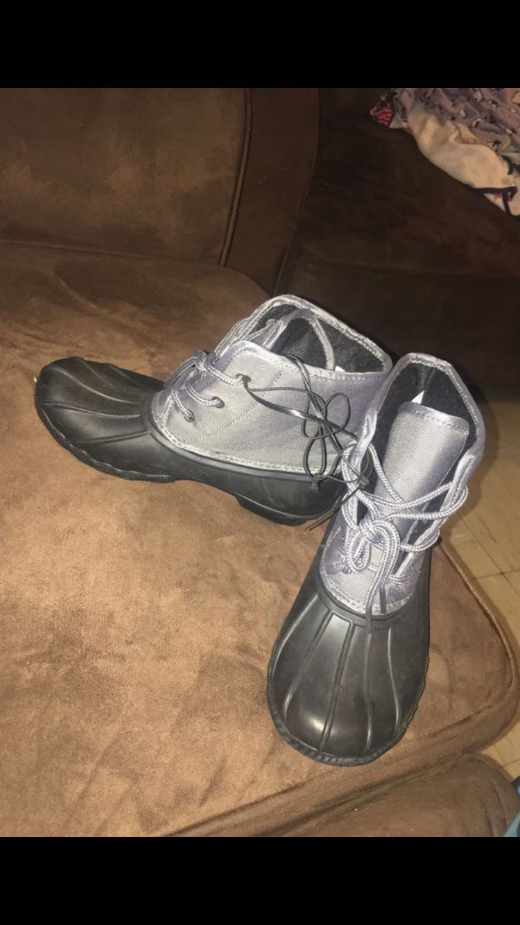 Size 3 kids rain boots