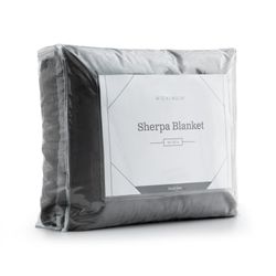 Super Comfy Sherpa Blanket Queen Size Great Addition To A Brand New Mattress And Bed Set