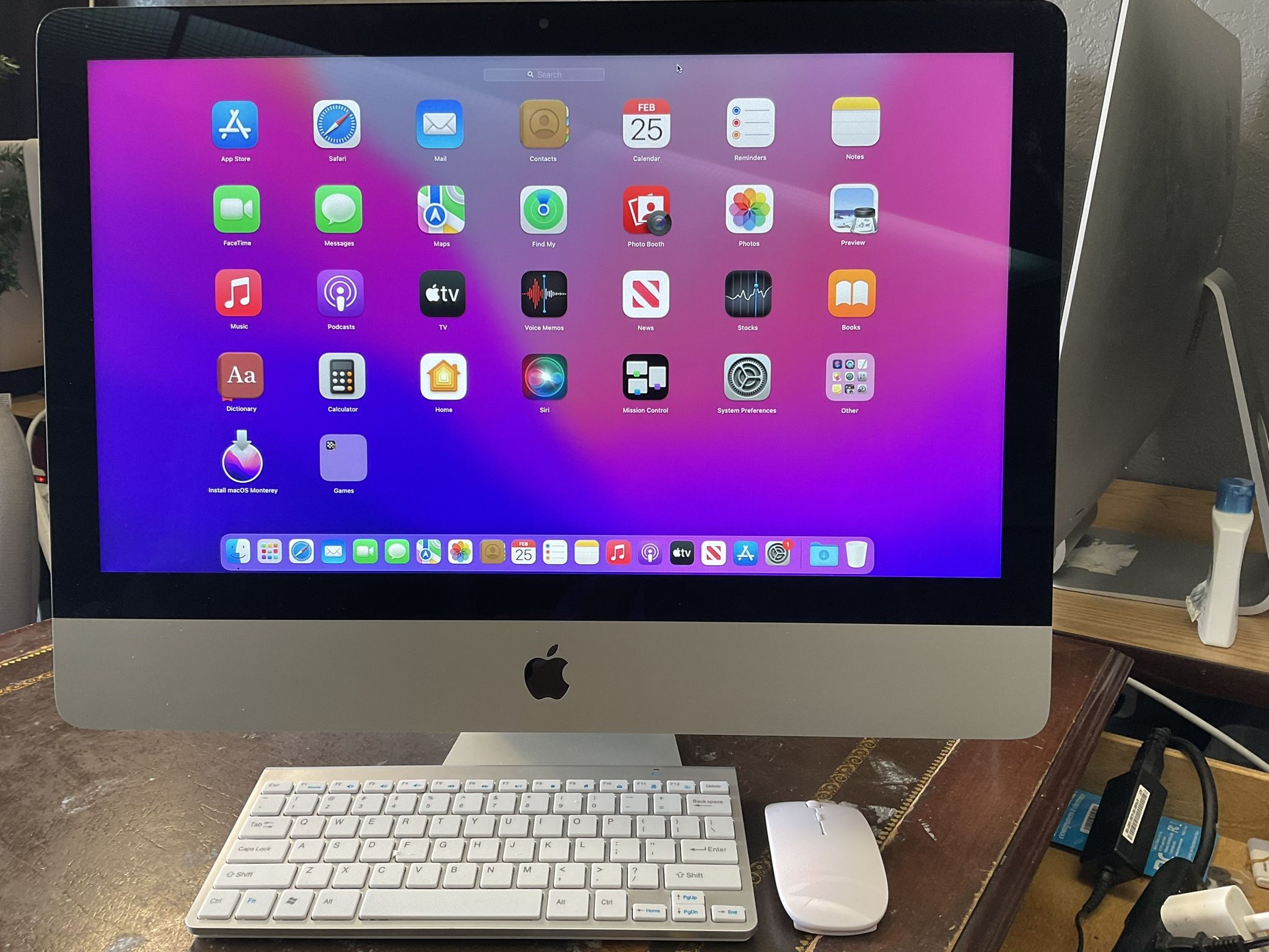iMac 21.5 inches- 16 gb ram, MacOS Monterey