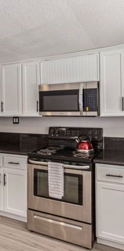 FRIGIDAIRE Electric stove