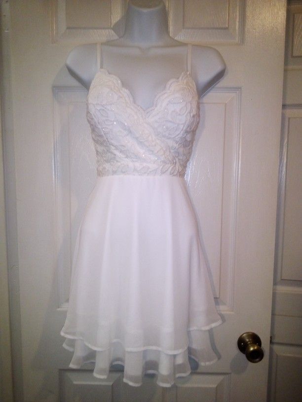 Extraordinary White Mini Dress Size 7