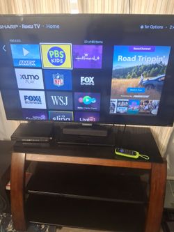 50 inch roku Smart TV comes with remote 125