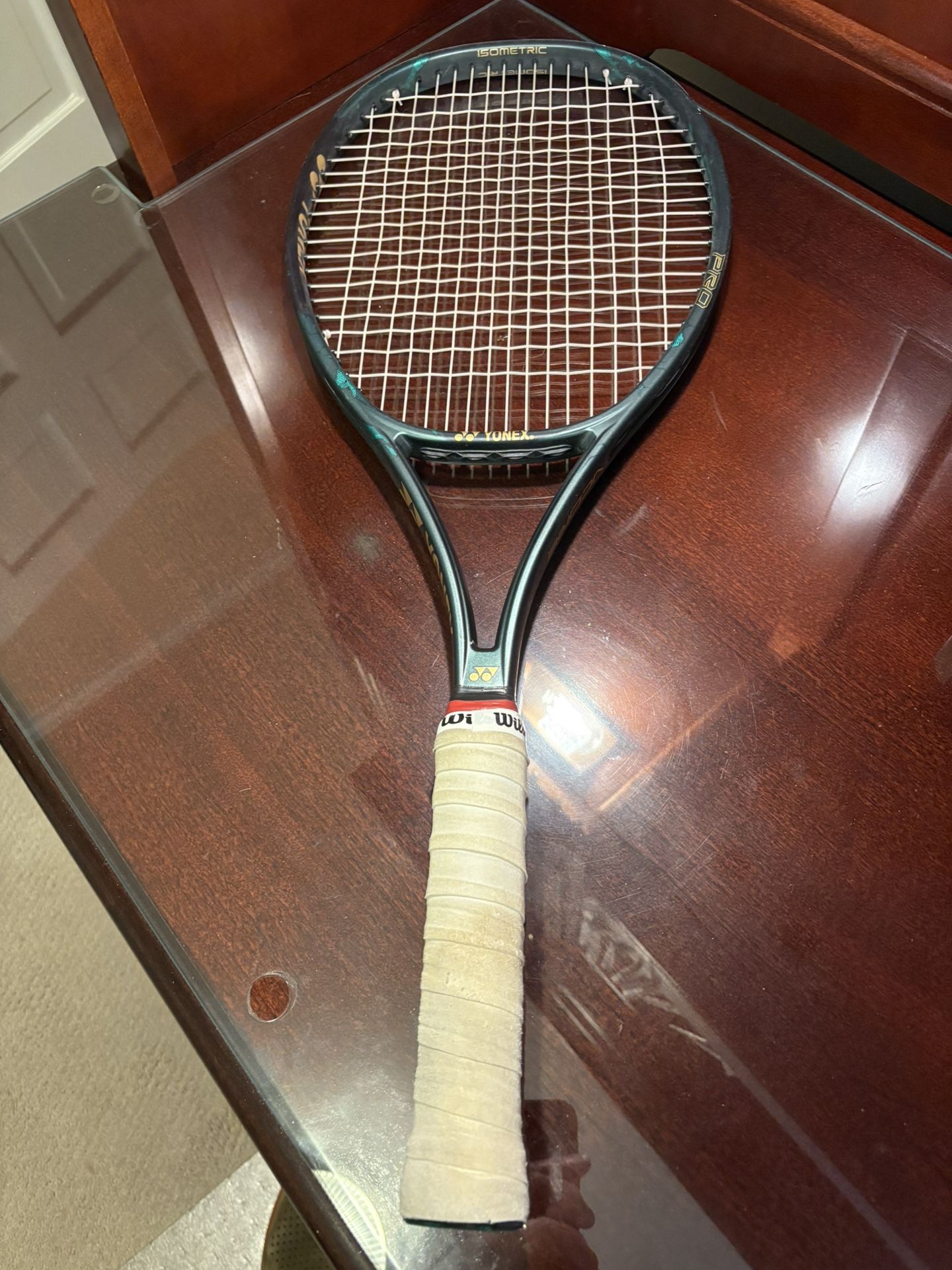 Yonex V Core Pro 100