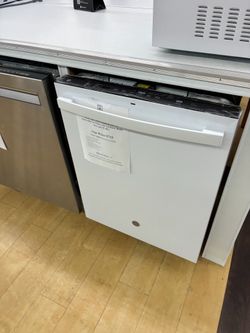 $715 GE White Built-In Dishwasher