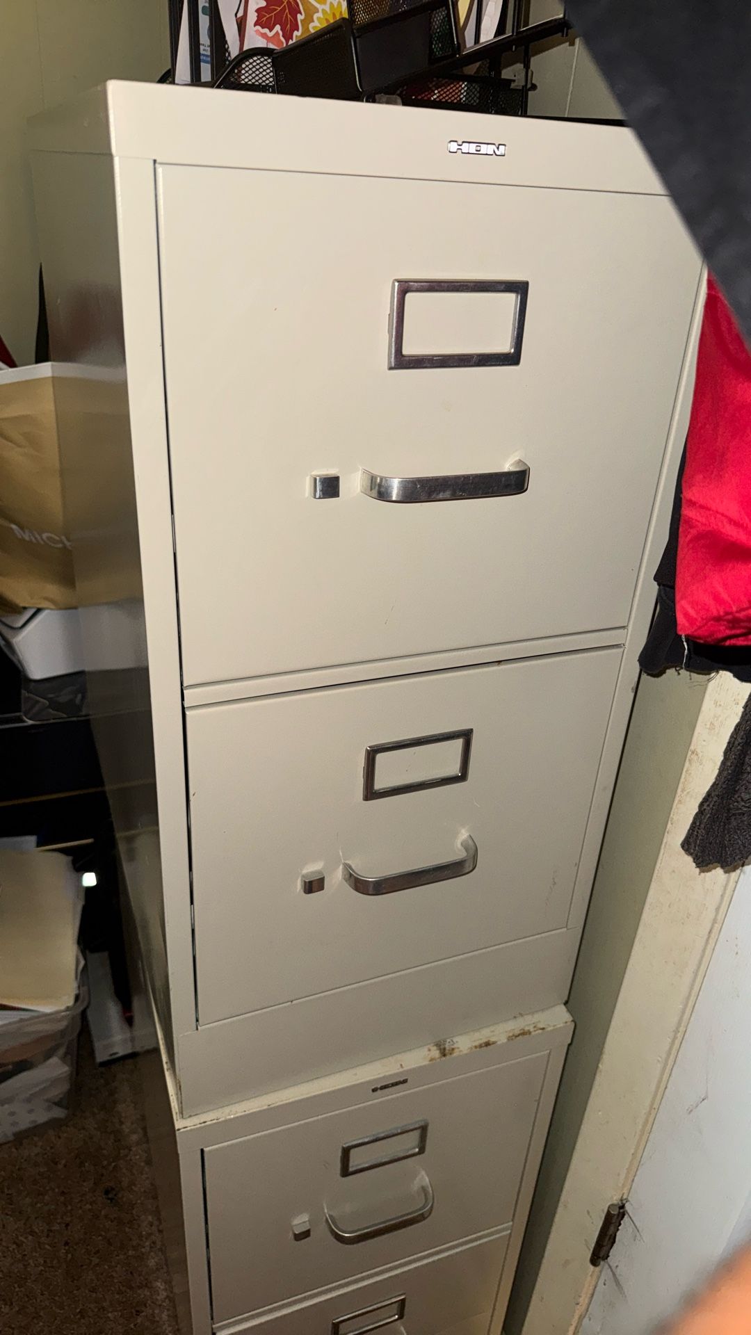 Metal File Cabinets Non Key Lock $50 Negotiable