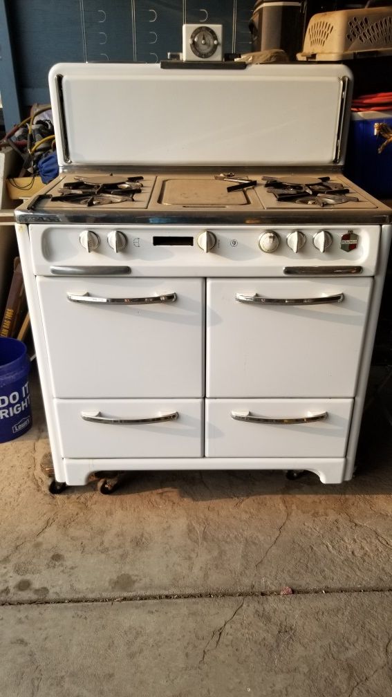 Vintage working stove Wedgewood