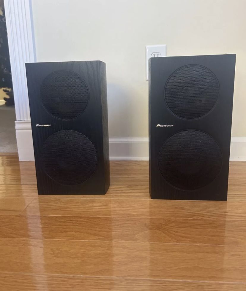 Pioneer SP-BS21-LR Andrew Jones Designed Bookshelf Speakers - Black PAIR