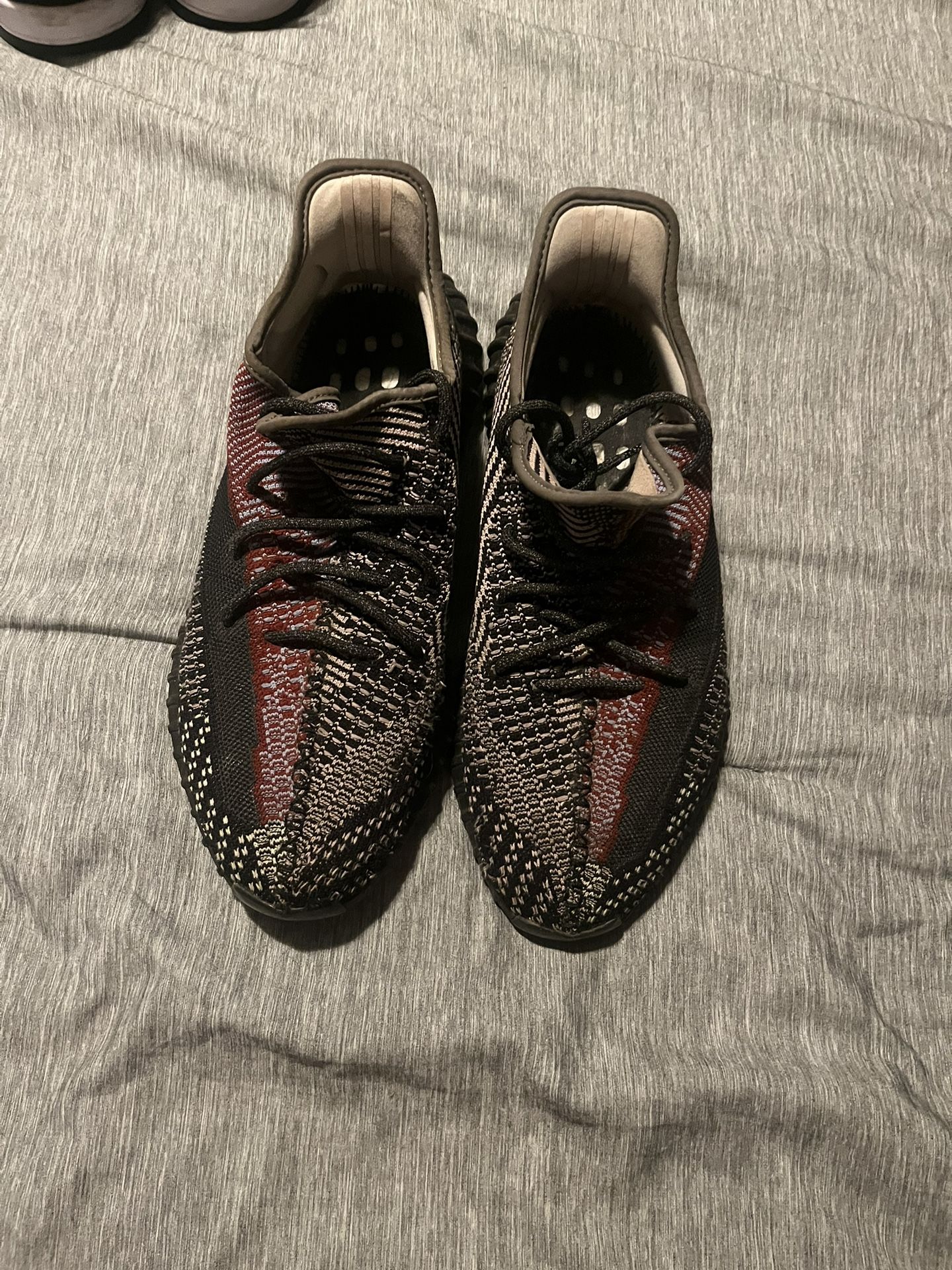 Yeezy yechil Size 12