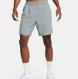 Nike Challenger Shorts Small
Men's Dri-FIT 7"