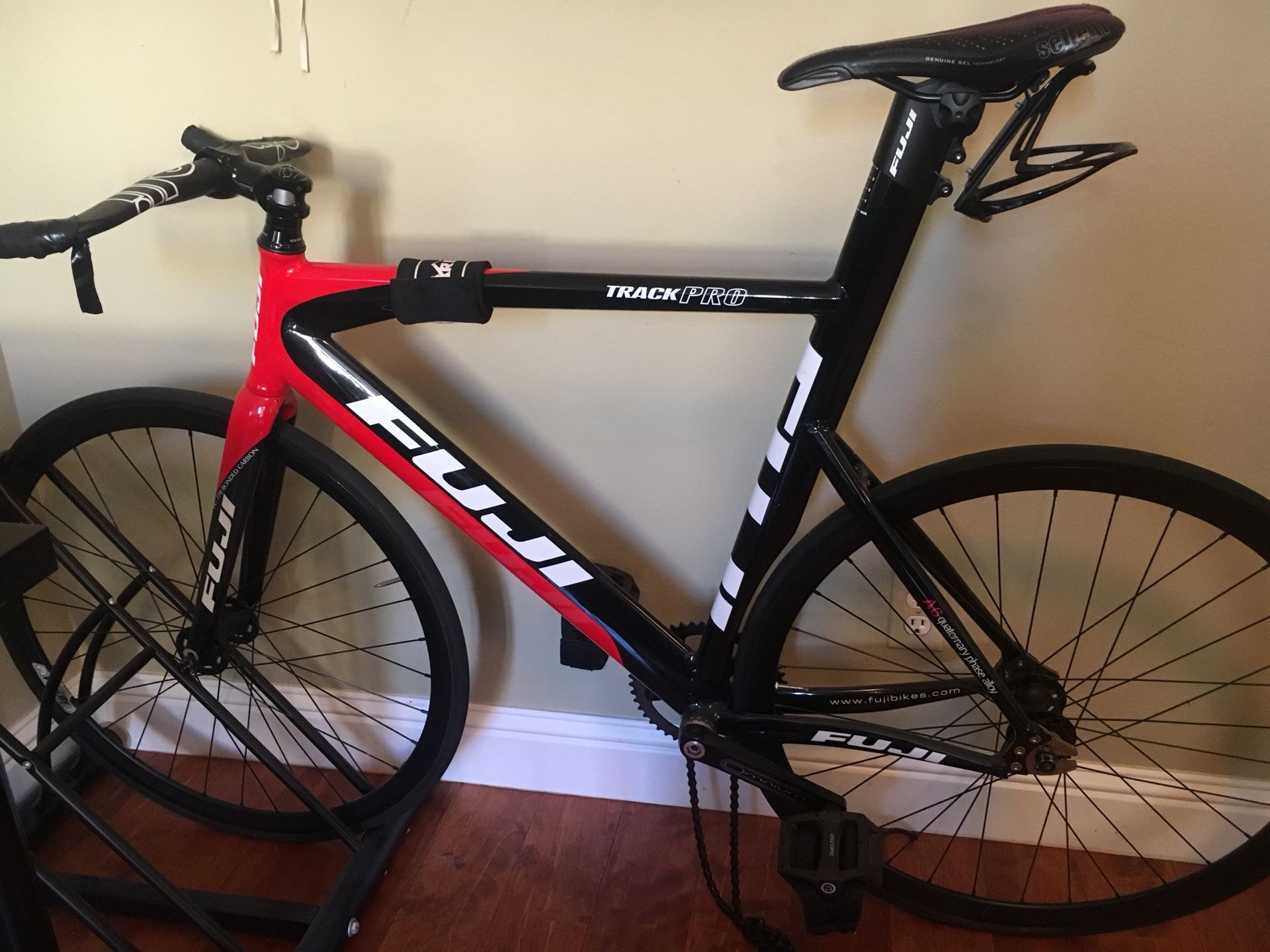 Fuji Track Pro 2009 & Custom Painted Aerospoke for Sale in Los