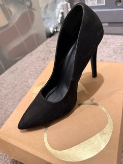 MUST GO! Black Suede Pointed-Toe Stiletto Heels - size 7