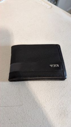 Tumi mens bifold wallet in black