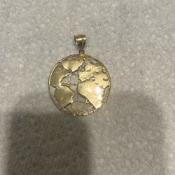 Globe Pendant (3.2) Grams 